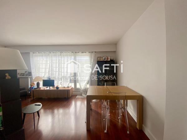 3 pièces lumineux en dernier étage avec terrasse, proche toutes commodités