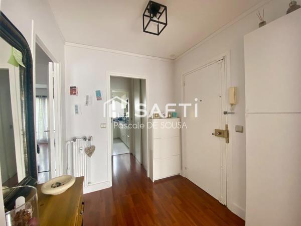 3 pièces lumineux en dernier étage avec terrasse, proche toutes commodités