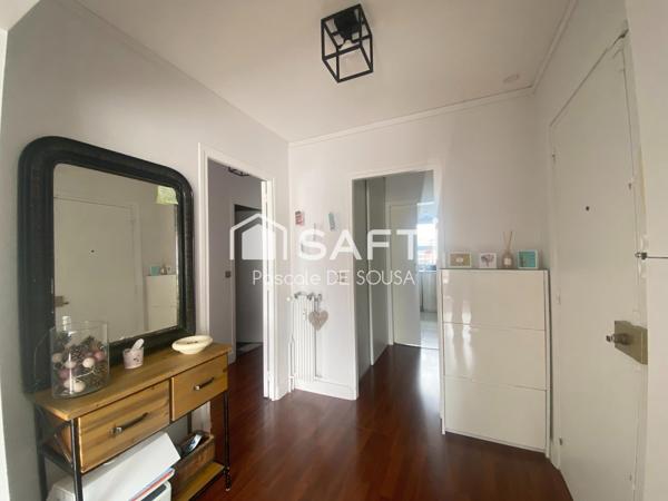 3 pièces lumineux en dernier étage avec terrasse, proche toutes commodités