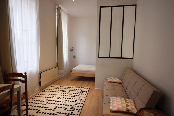 Beau studio meublé en rez de chaussée à louer