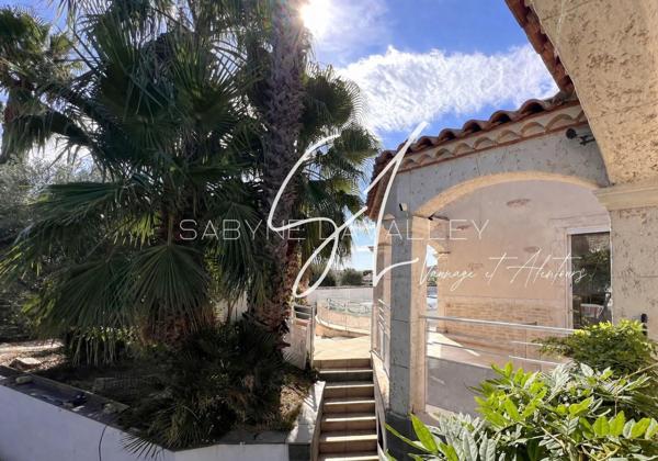 152 m², 931 m² de terrain, une piscine et de beaux volumes… ici, l’espace ne manque pas, les projets non plus !