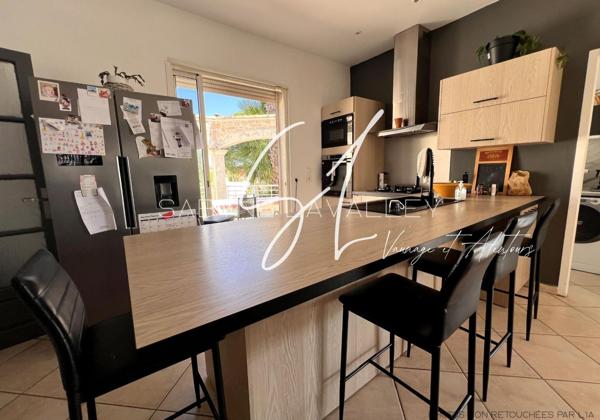 152 m², 931 m² de terrain, une piscine et de beaux volumes… ici, l’espace ne manque pas, les projets non plus !