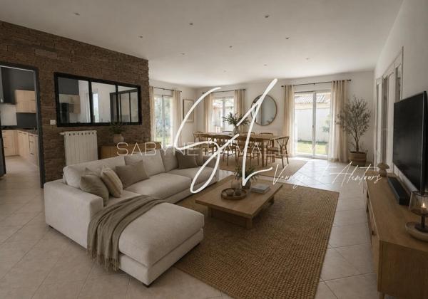 152 m², 931 m² de terrain, une piscine et de beaux volumes… ici, l’espace ne manque pas, les projets non plus !