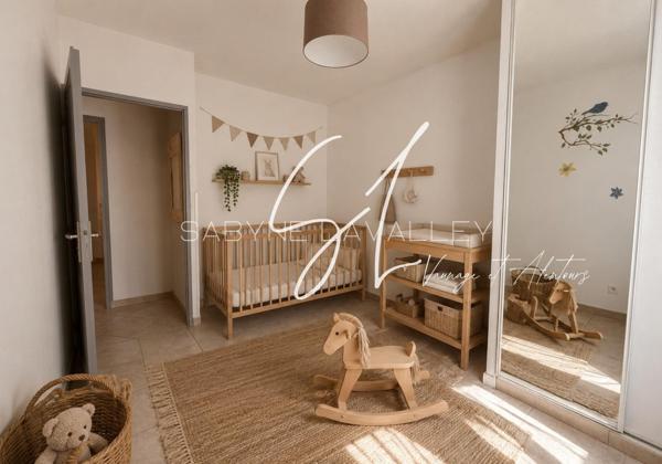 152 m², 931 m² de terrain, une piscine et de beaux volumes… ici, l’espace ne manque pas, les projets non plus !