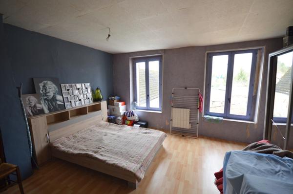 NEUILLY SAINT FRONT (02) Maison à vendre de 5 pièces avec beau terrain, dépendance et grand carport.