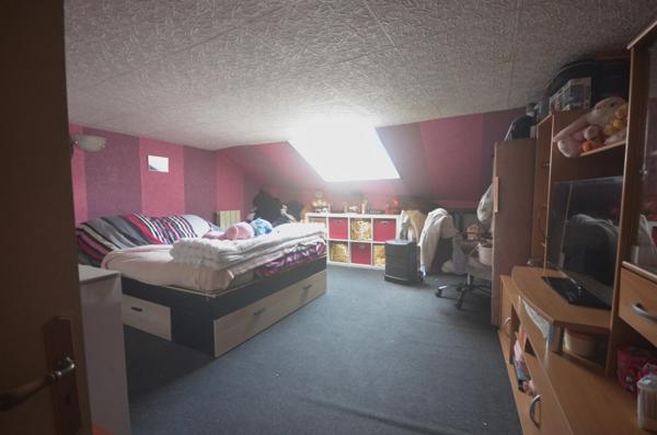 NEUILLY SAINT FRONT (02) Maison à vendre de 5 pièces avec beau terrain, dépendance et grand carport.