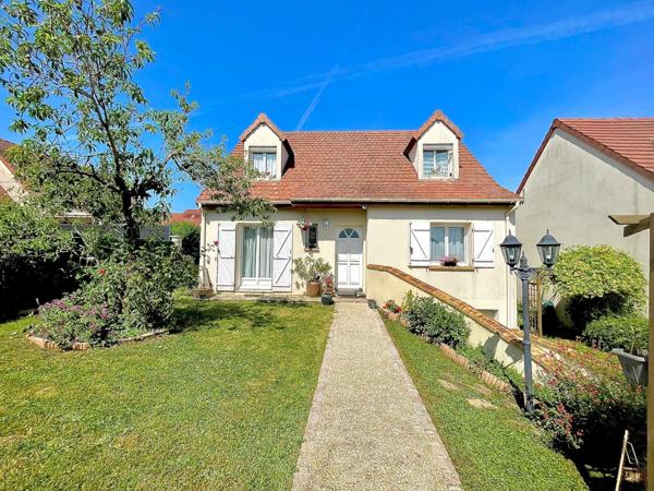 Saint-Germain-lès-Arpajon (91180) Maison 3 chambres, avec sous-sol total sur 433 m² de jardin clos
