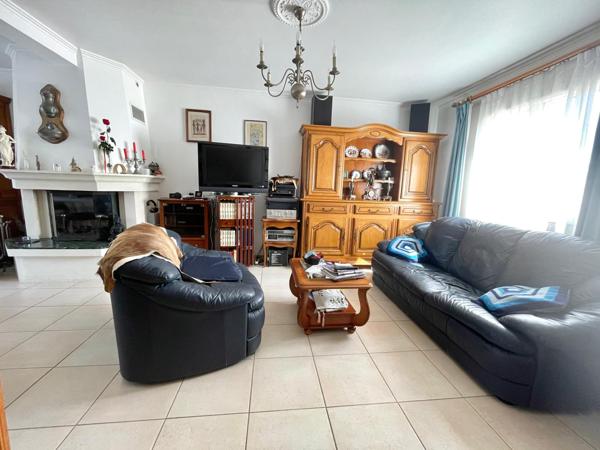 Saint-Germain-lès-Arpajon (91180) Maison 3 chambres, avec sous-sol total sur 433 m² de jardin clos