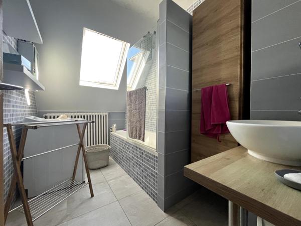 Maison avec garage de 20m2 + cave très spacieuse