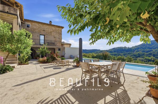 Exclusivité. Domaine de caractère avec vignoble et mas historique