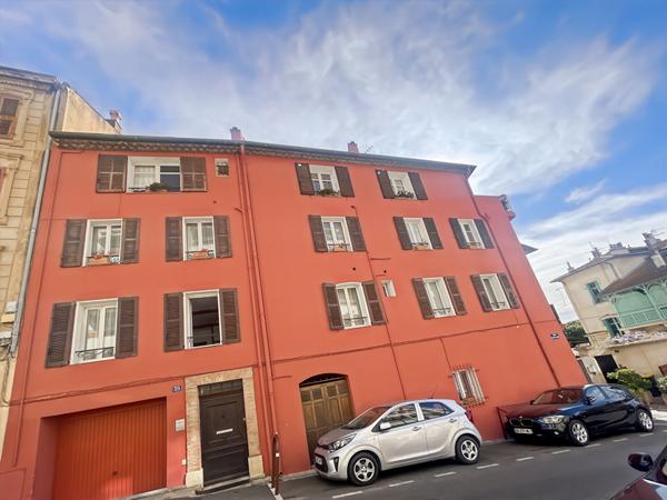 APPARTEMENT DE TYPE 2 PIECES. CANNET MAIRIE