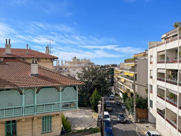 APPARTEMENT DE TYPE 2 PIECES. CANNET MAIRIE