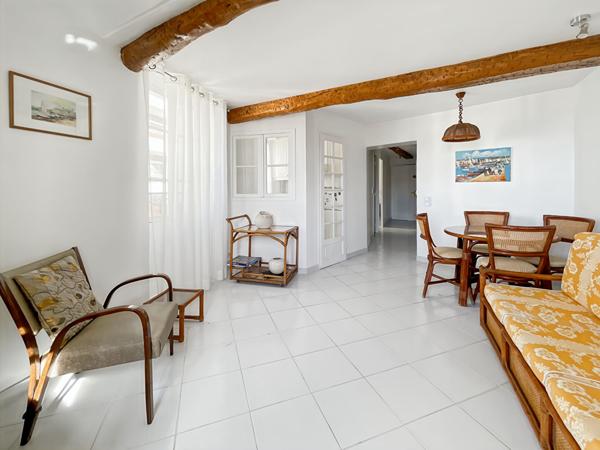 APPARTEMENT DE TYPE 2 PIECES. CANNET MAIRIE