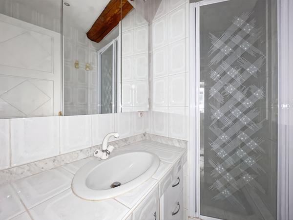 APPARTEMENT DE TYPE 2 PIECES. CANNET MAIRIE