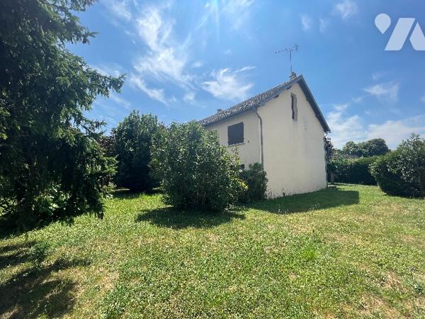 Pavillon au coeur de CHARNY avec jardin