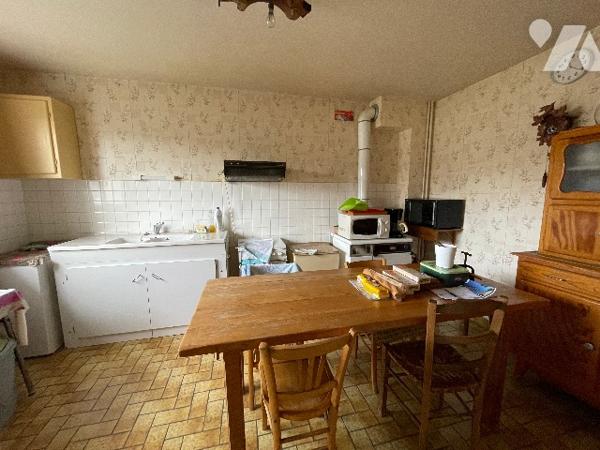 Pavillon au coeur de CHARNY avec jardin