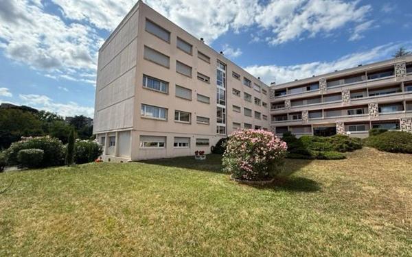 Appartement à vendre    4 pièces • 84,66 m2 Écully