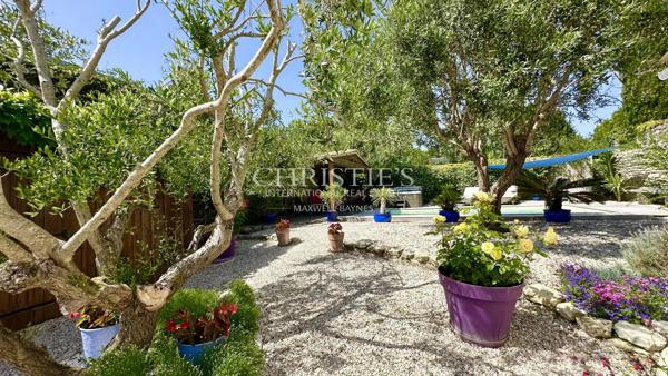 Superbe Maison de Plain-pied avec Piscine