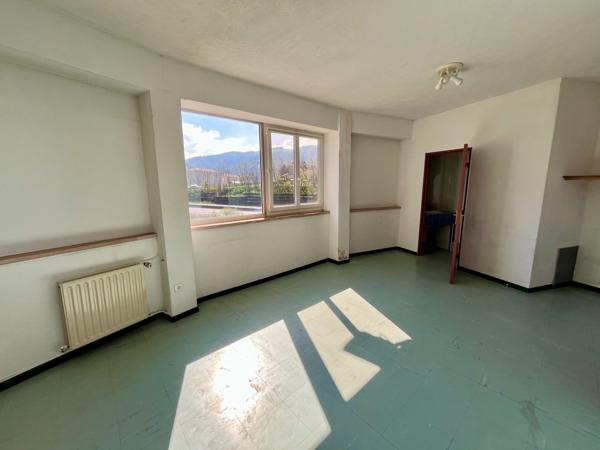 Immeuble à vendre à Le Chambon-Feugerolles (42500) - Loire