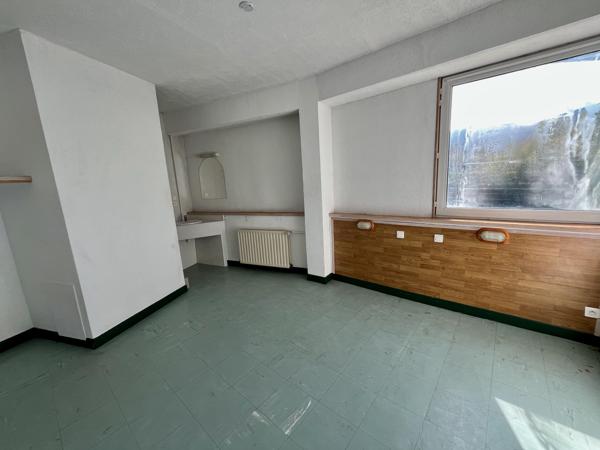 Immeuble à vendre à Le Chambon-Feugerolles (42500) - Loire