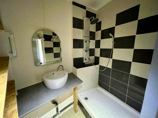 Immeuble à vendre à Le Chambon-Feugerolles (42500) - Loire