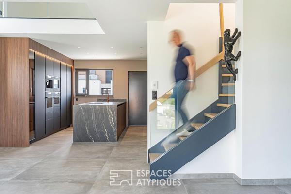 Duplex contemporain comme une maison