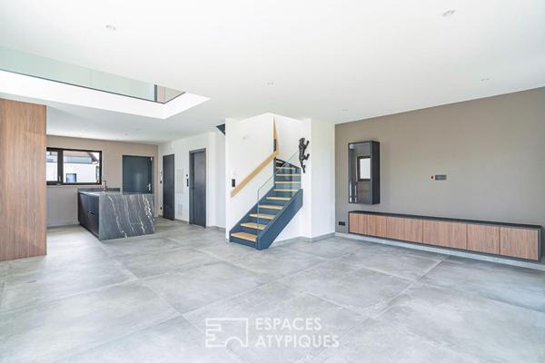Duplex contemporain comme une maison