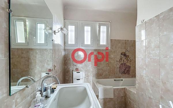 Maison à vendre    5 pièces •  Saint-Estève