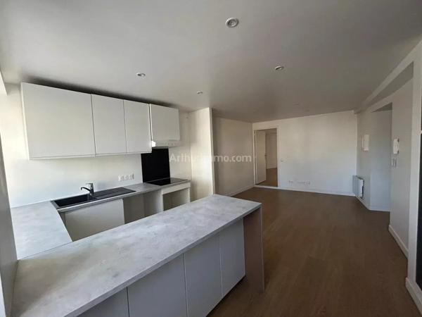 Location                                                      Appartement
                        
                     2 pièces                      41 m2                     à Montlhéry