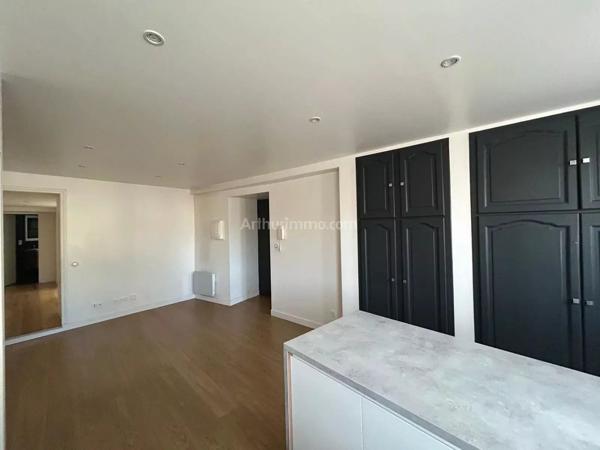 Location                                                      Appartement
                        
                     2 pièces                      41 m2                     à Montlhéry