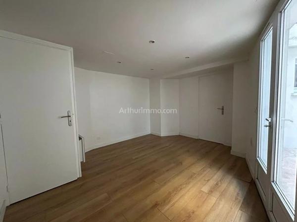 Location                                                      Appartement
                        
                     2 pièces                      41 m2                     à Montlhéry