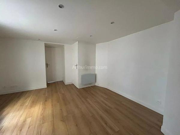 Location                                                      Appartement
                        
                     2 pièces                      41 m2                     à Montlhéry