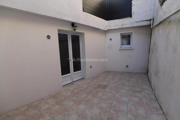 Location                                                      Appartement
                        
                     2 pièces                      41 m2                     à Montlhéry