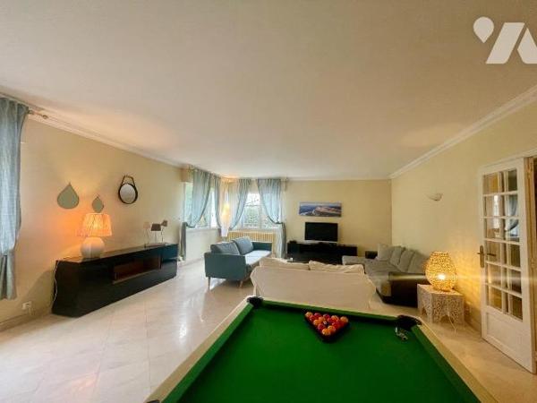 Quartier paisible, convivial et authentique, plutôt résidentiel  donnant accès à la plage d'Arè...