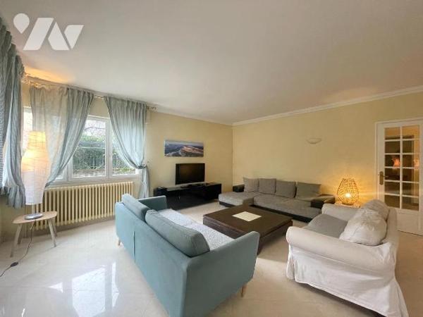 Quartier paisible, convivial et authentique, plutôt résidentiel  donnant accès à la plage d'Arè...