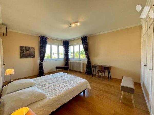 Quartier paisible, convivial et authentique, plutôt résidentiel  donnant accès à la plage d'Arè...