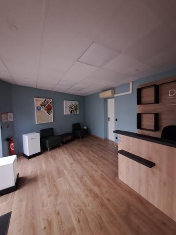 Local commercial Chelles 2 pièce(s) 49 m2