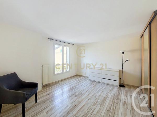 Maison à vendre  4 pièces - 93,36 m 2   NOISY LE GRAND  - 93