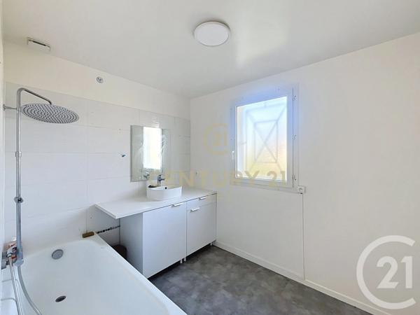Maison à vendre  4 pièces - 93,36 m 2   NOISY LE GRAND  - 93