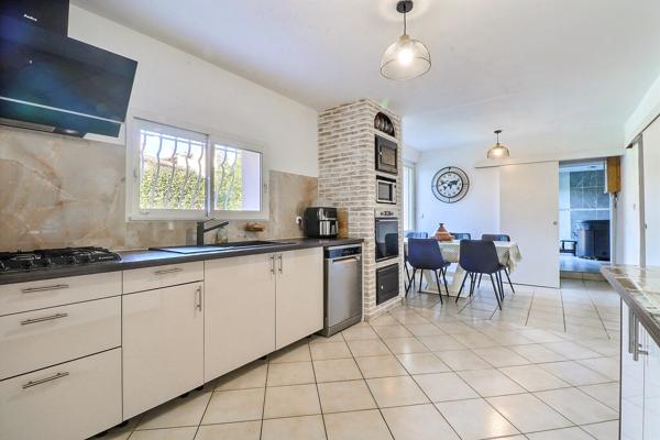 Maison
         9 pièces
        - 191 m² Exclusivité 450 000 € *