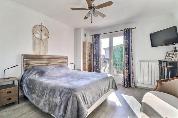 Maison
         9 pièces
        - 191 m² Exclusivité 450 000 € *