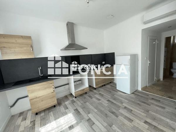 Location Appartement 2 pièces 34.44 m² - 5 AVENUE PAUL LONG Hyeres Les Palmiers 83400