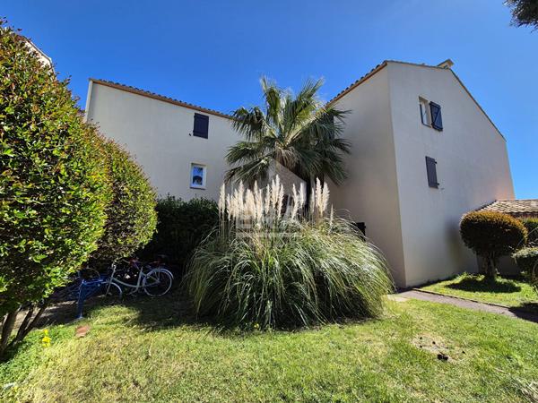 Saint-Cyprien "Marina Les Capellans" : Appartement 2 pièces + cabine + mezzanine + parking vue Marina à vendre