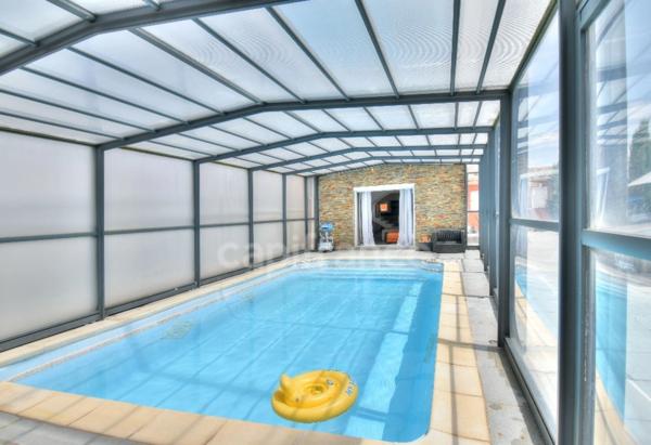 Dpt MIONNAY (01), à vendre maison 220 m² - 4 chambres - Terrain de 1500,00 m² avec piscine