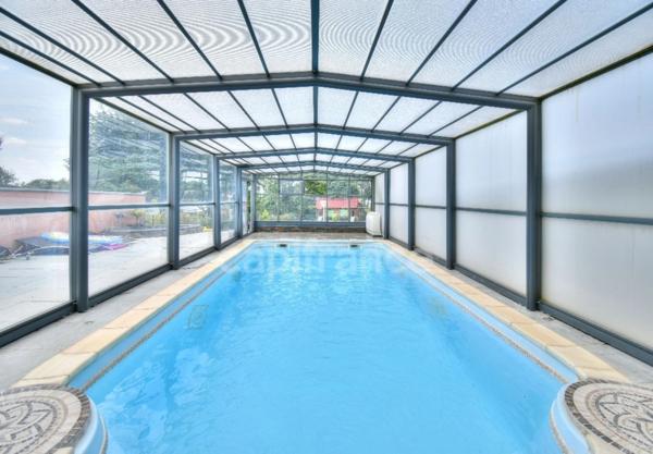 Dpt MIONNAY (01), à vendre maison 220 m² - 4 chambres - Terrain de 1500,00 m² avec piscine