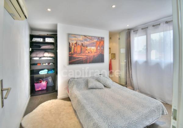 Dpt MIONNAY (01), à vendre maison 220 m² - 4 chambres - Terrain de 1500,00 m² avec piscine