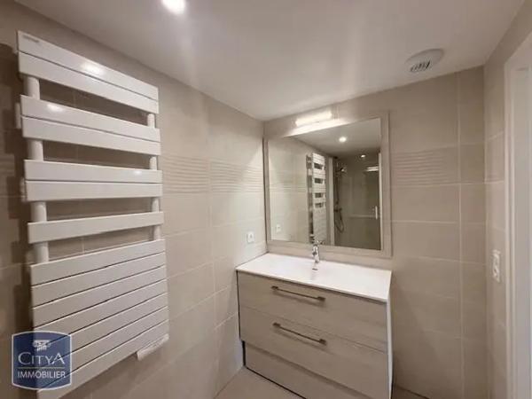 Appartement à louer 2 pièces 55.24m²