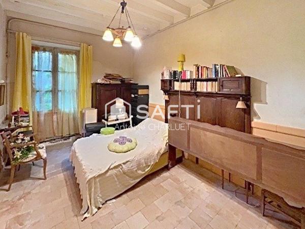 Grande propriété à rénover de 420m² habitable - Terrain de 25 335m²