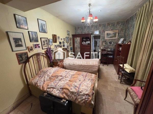 Grande propriété à rénover de 420m² habitable - Terrain de 25 335m²