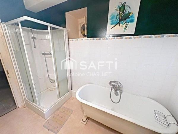 Grande propriété à rénover de 420m² habitable - Terrain de 25 335m²